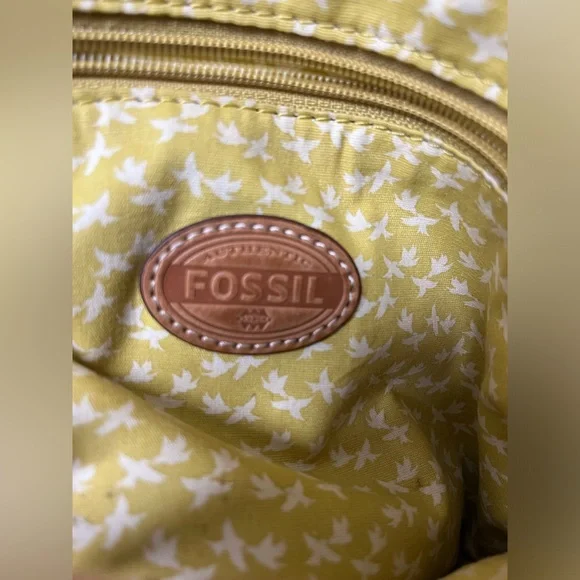 Fossil Crossbody purse yellow birds and trees - Picture 9 of 10
